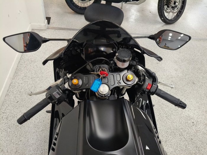 2025 YAMAHA YZF-R7LA Black