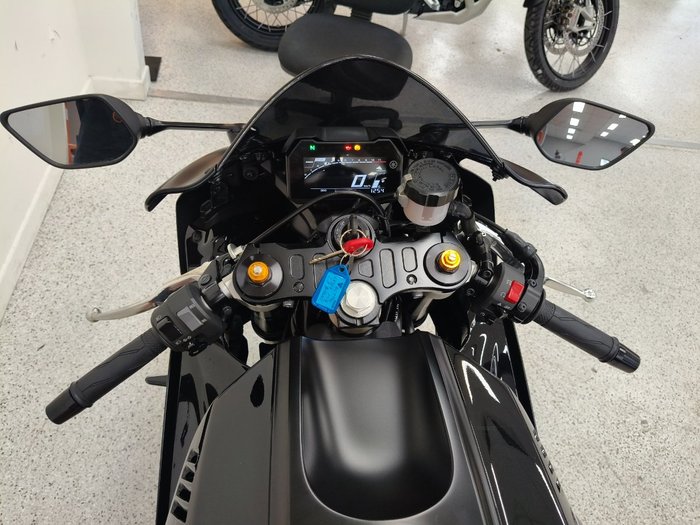 2025 YAMAHA YZF-R7LA Black