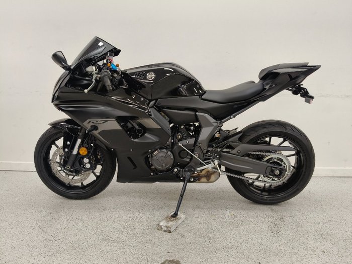 2025 YAMAHA YZF-R7LA Black
