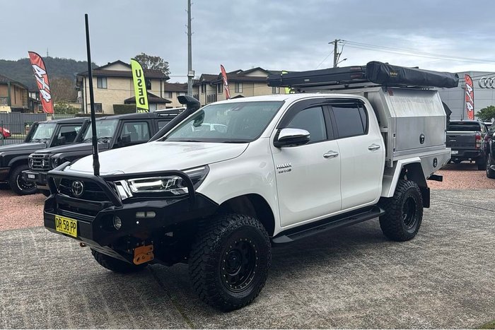 2023 Toyota Hilux SR5