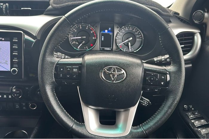 2023 Toyota Hilux SR5