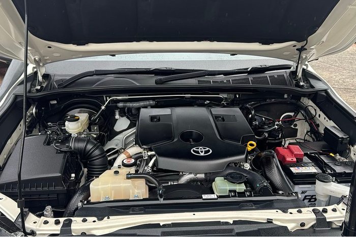 2023 Toyota Hilux SR5