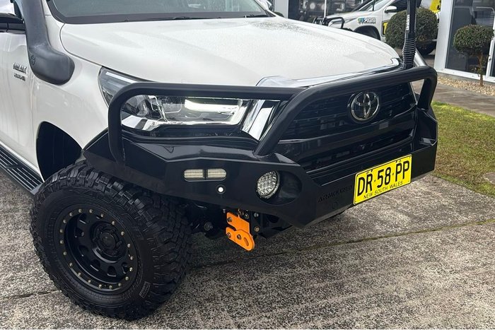 2023 Toyota Hilux SR5