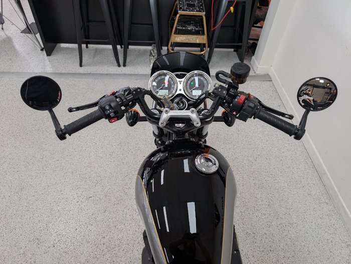 2018 Triumph STREET CUP Black
