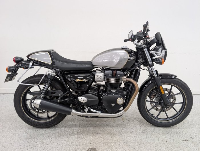 2018 Triumph STREET CUP Black