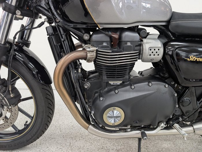 2018 Triumph STREET CUP Black