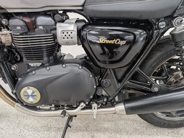 2018 Triumph STREET CUP Black