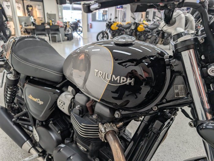 2018 Triumph STREET CUP Black