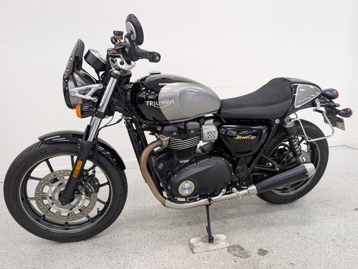 2018 Triumph STREET CUP Black