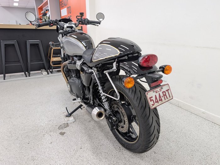 2018 Triumph STREET CUP Black