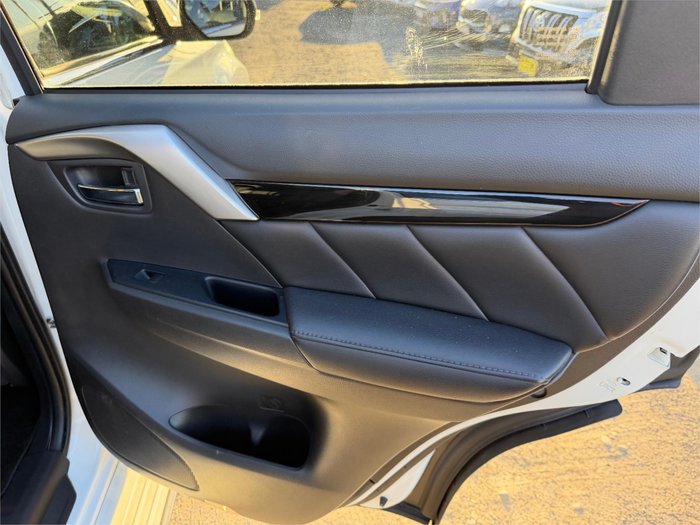 2019 MITSUBISHI PAJERO SPORT BLACK EDITION SAM (4x4) 7 SEAT