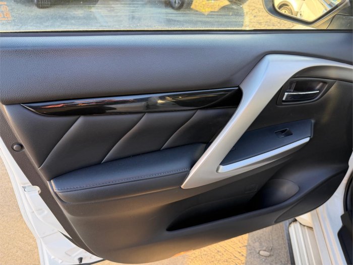 2019 MITSUBISHI PAJERO SPORT BLACK EDITION SAM (4x4) 7 SEAT