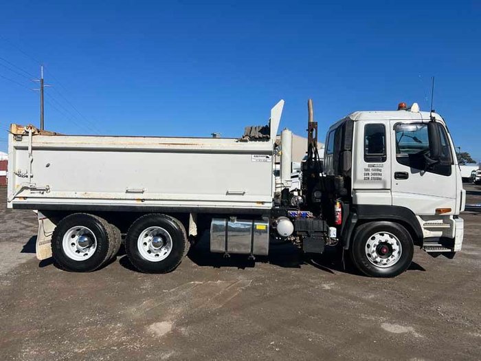 2017 Isuzu Giga