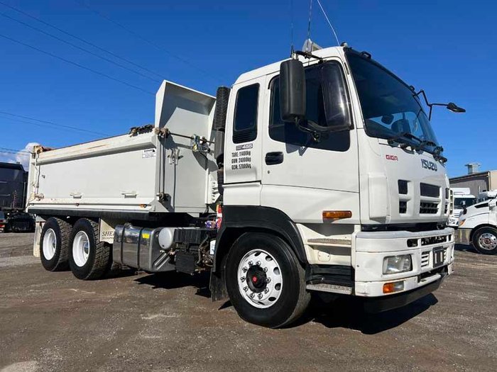 2017 Isuzu Giga