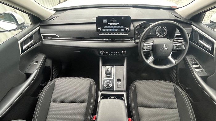 2022 Mitsubishi Outlander LS
