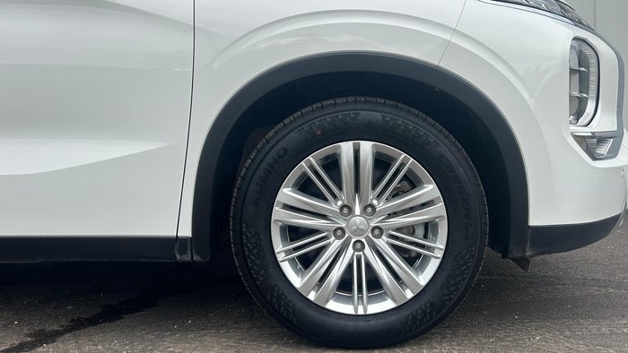 2022 Mitsubishi Outlander LS