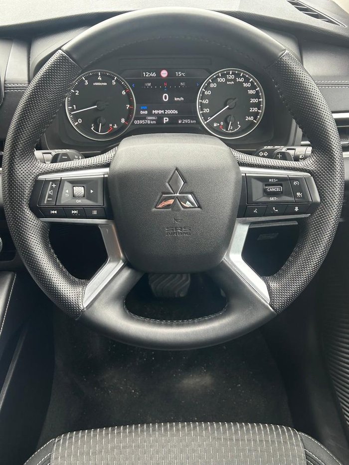 2022 Mitsubishi Outlander LS