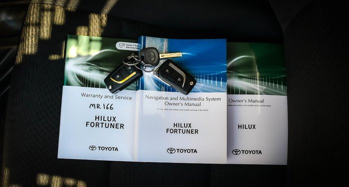 2023 Toyota Hilux SR