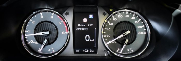 2023 Toyota Hilux SR