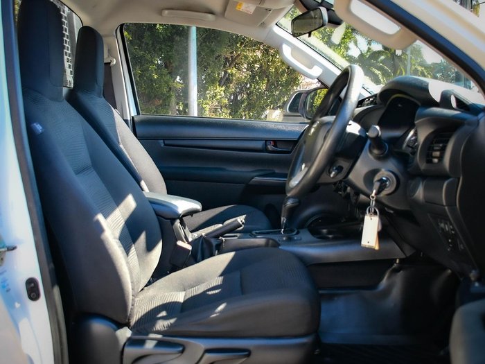 2023 Toyota Hilux SR