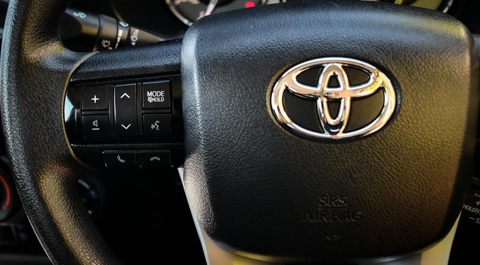 2023 Toyota Hilux SR