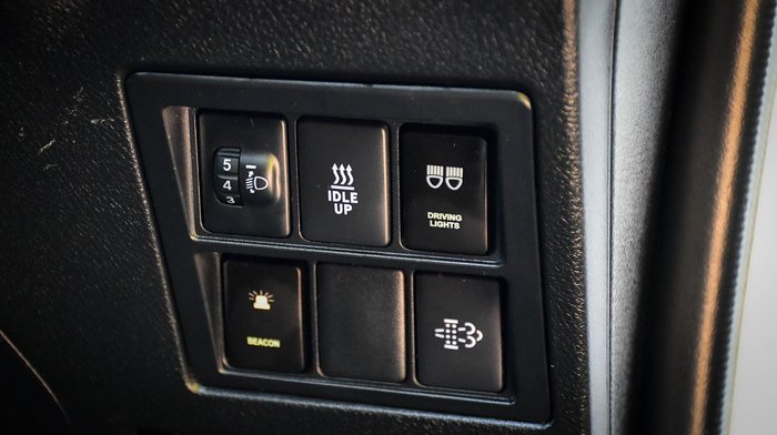 2023 Toyota Hilux SR