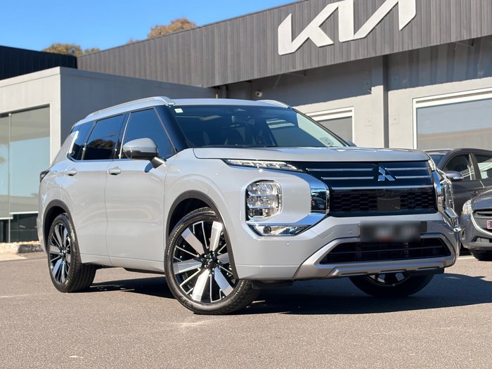 2025 Mitsubishi Outlander Exceed