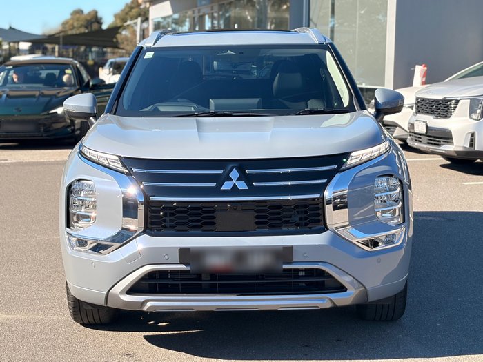 2025 Mitsubishi Outlander Exceed