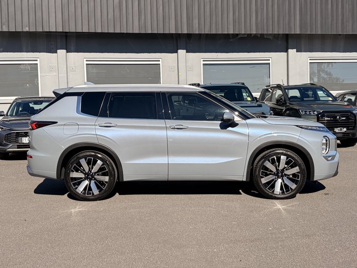2025 Mitsubishi Outlander Exceed