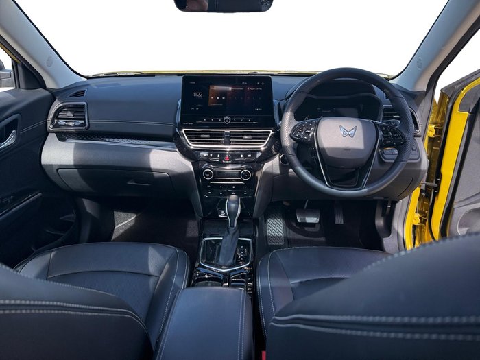 2025 Mahindra XUV3XO AX7L