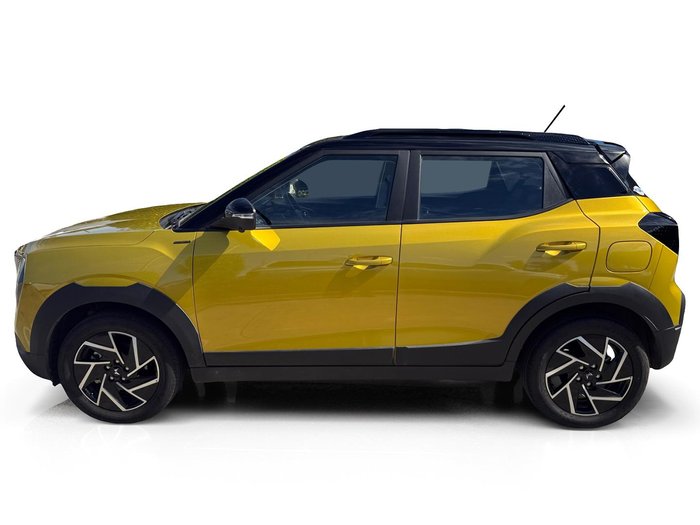 2025 Mahindra XUV3XO AX7L