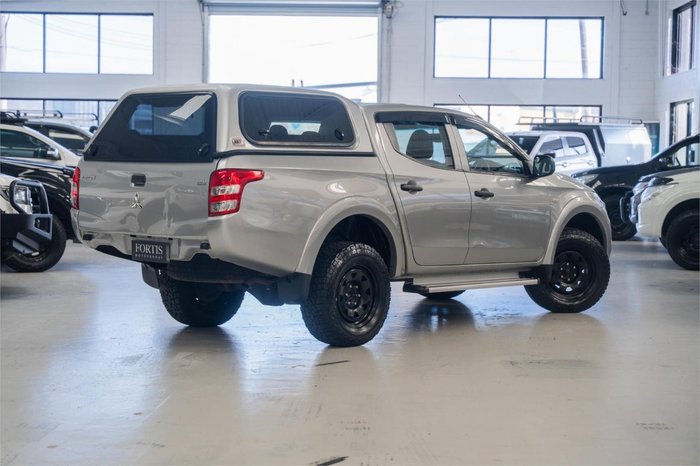 2015 Mitsubishi Triton GLX