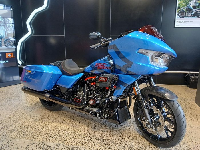 Harley-Davidson CVO Road Glide ST 121 (FLTRXSTSE) Touring