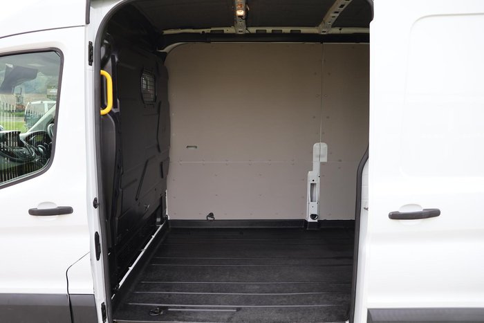 2018 Ford Transit 9