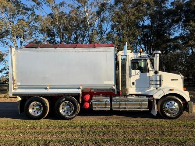 2011 Kenworth T400 Series T409SAR