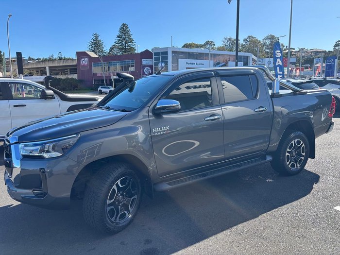 2021 Toyota Hilux SR5