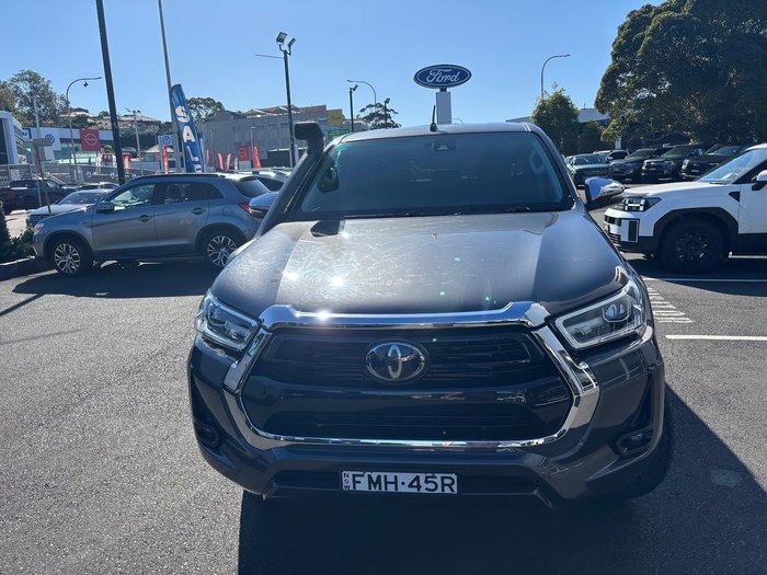 2021 Toyota Hilux SR5