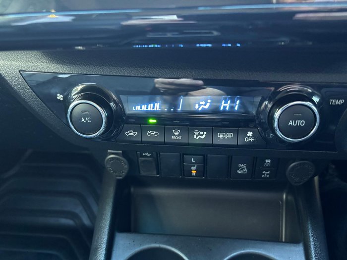 2021 Toyota Hilux SR5