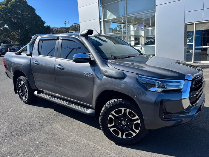 2021 Toyota Hilux SR5