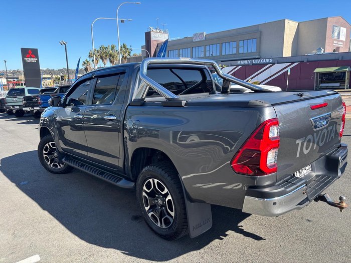 2021 Toyota Hilux SR5