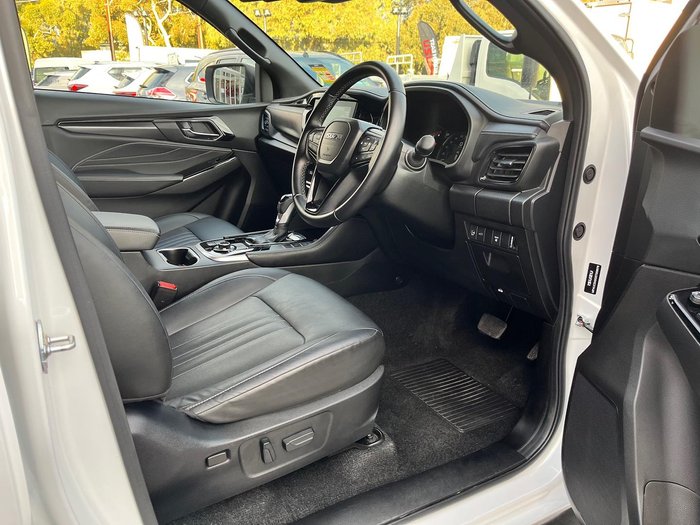 2025 Isuzu MU-X LS-T