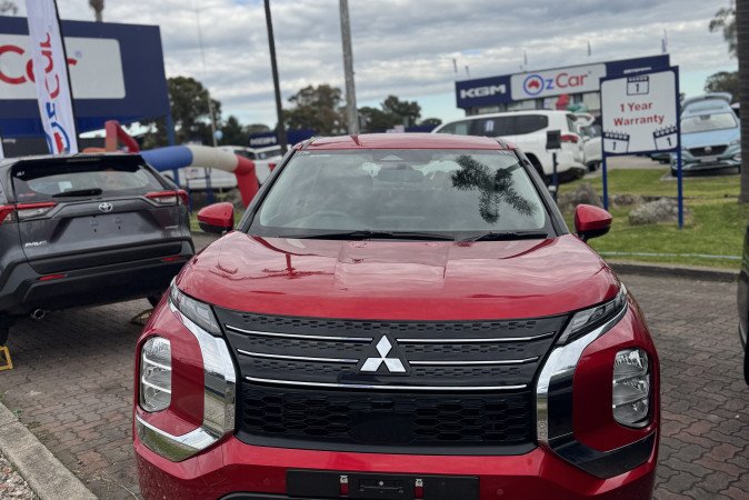 2024 MITSUBISHI OUTLANDER ES 5 SEAT (2WD)
