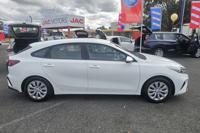 2024 KIA CERATO