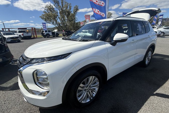 2024 MITSUBISHI OUTLANDER
