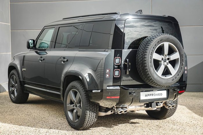 2026 Land Rover Defender 110 P425 X-Dynamic SE