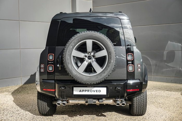 2026 Land Rover Defender 110 P425 X-Dynamic SE