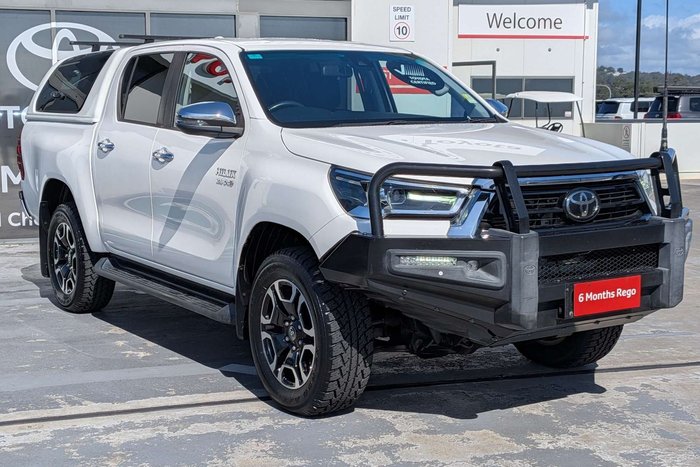 2021 Toyota Hilux SR5