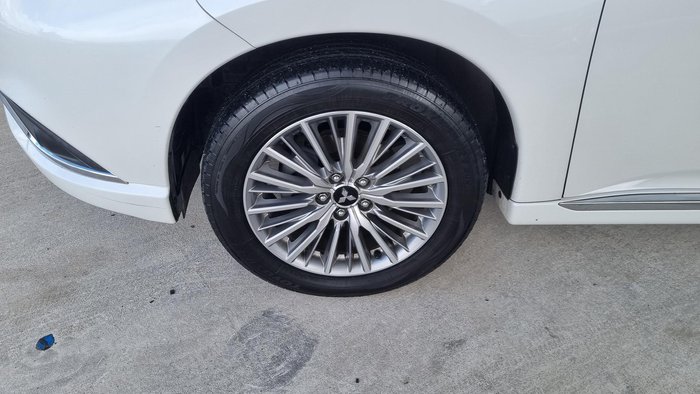 2019 Mitsubishi Outlander PHEV ES ADAS