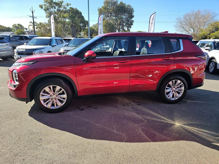 2025 Mitsubishi Outlander ES