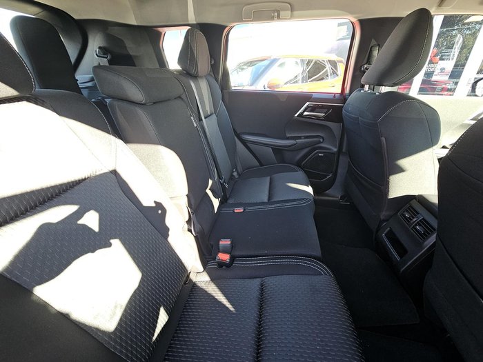 2025 Mitsubishi Outlander ES